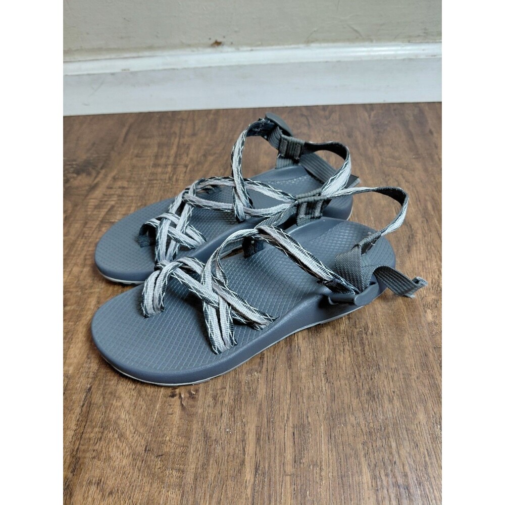 Chaco Hiking Sandals Womens Size 9 Gray Toe Loop Strappy Sports Outdoors